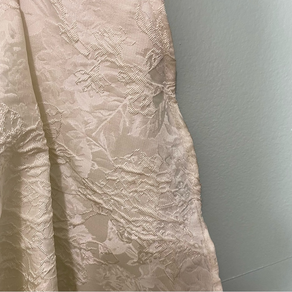 Elliatt Caspian Strapless‎ Gown Maxi Bridal Ivory Floral Ruffle Large Jacquard - Picture 16 of 16